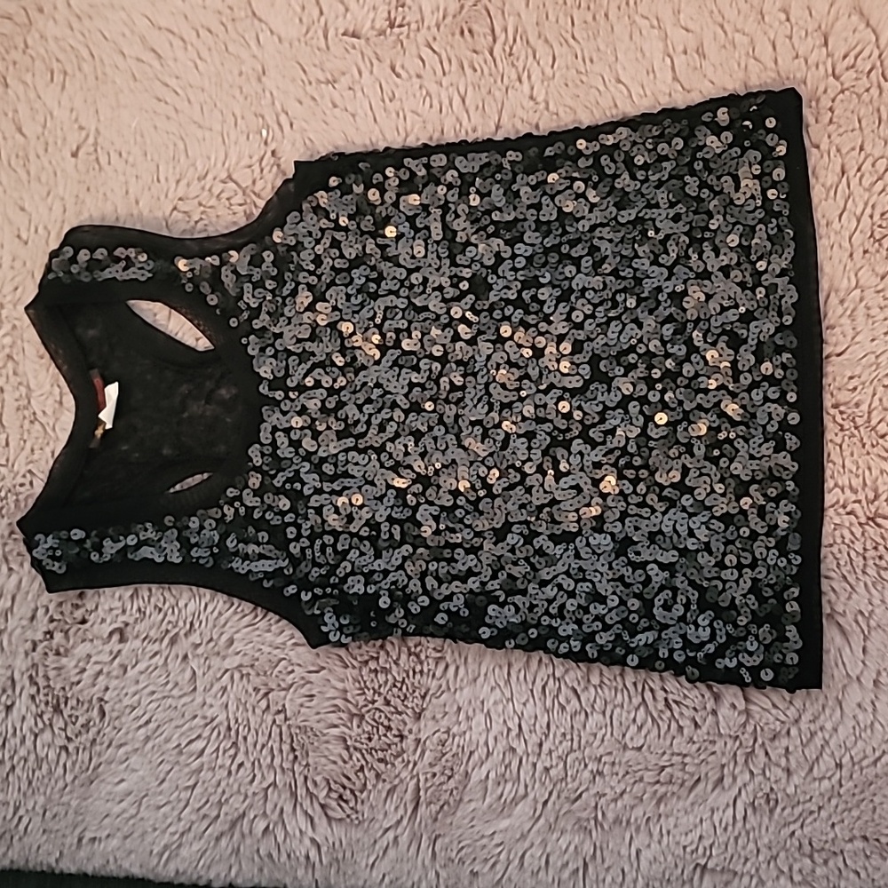 Razor back top